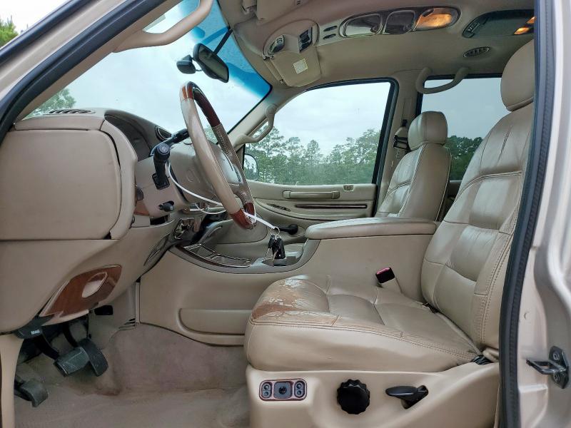 Photo 7 from auction – 2000 LINCOLN NAVIGATOR with VIN 5LMRU27A6YLJ08406