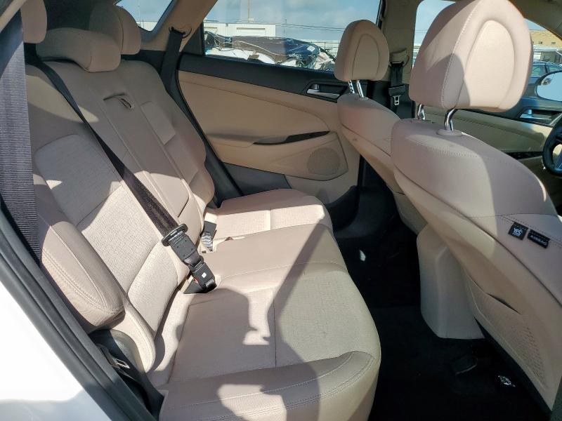 Photo 11 from auction – 2016 HYUNDAI TUCSON SE with VIN KM8J23A45GU061375