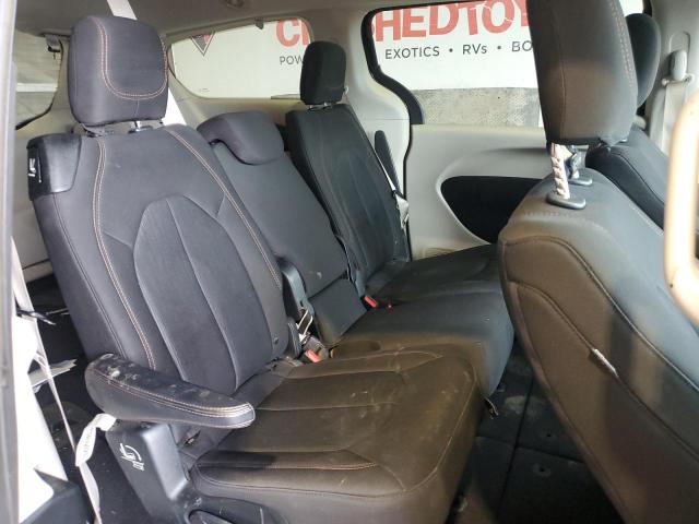 Photo 11 from auction – 2017 CHRYSLER PACIFICA T with VIN 2C4RC1DG3HR667741