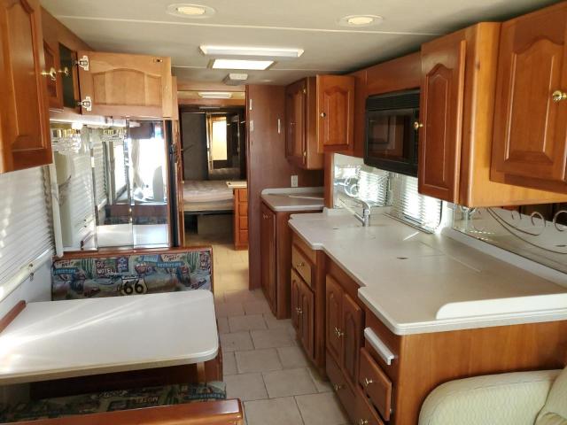 Photo 11 from auction – 2002 FREIGHTLINER CHASSIS X with VIN 4UZAAHBS52CK52032