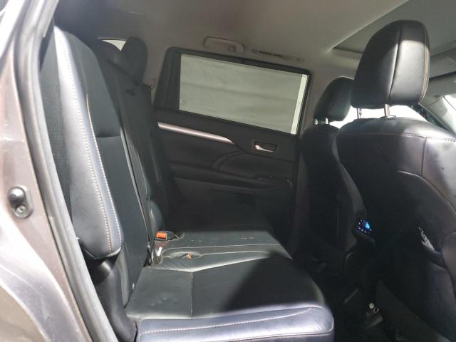 Photo 11 from auction – 2016 TOYOTA HIGHLANDER with VIN 5TDJKRFH3GS321571