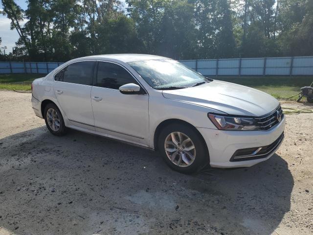 Photo 4 from auction – 2017 VOLKSWAGEN PASSAT S with VIN 1VWAT7A39HC071900