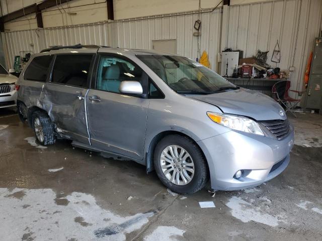 Photo 4 from auction – 2015 TOYOTA SIENNA XLE with VIN 5TDYK3DC6FS685520