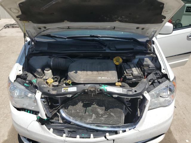 Photo 12 from auction – 2015 CHRYSLER TOWN & COU with VIN 2C4RC1BG9FR596237