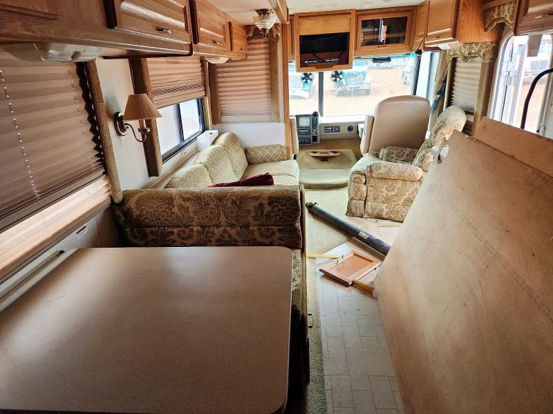 Photo 5 from auction – 2003 WORKHORSE CUSTOM CHASSIS MOTORHOME with VIN 5B4MP67G033372143