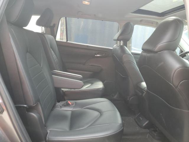 Photo 11 from auction – 2022 TOYOTA HIGHLANDER with VIN 5TDGZRBH0NS572914