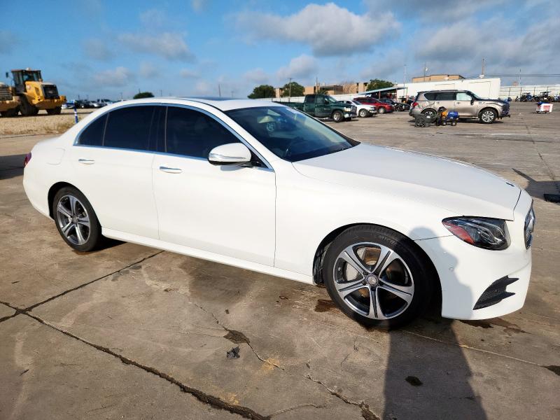 Photo 4 from auction – 2017 MERCEDES-BENZ E 300 with VIN WDDZF4JB2HA081222