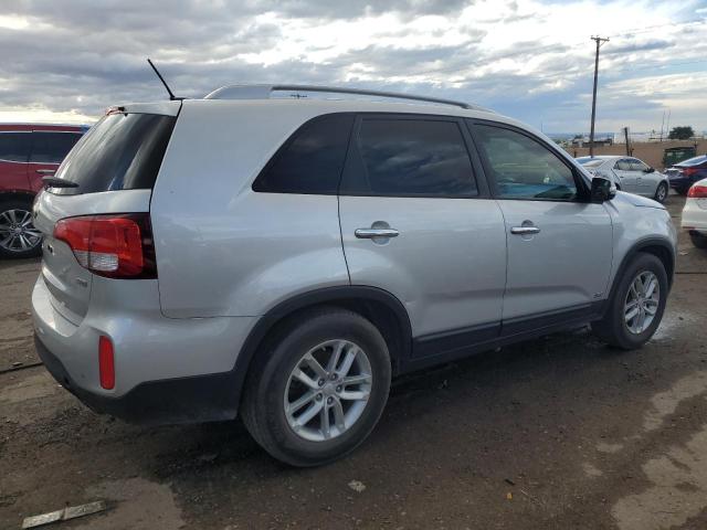 Photo 3 from auction – 2015 KIA SORENTO LX with VIN 5XYKTCA69FG557321