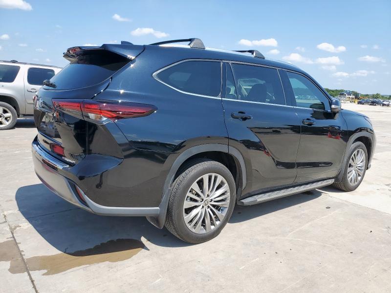 Photo 3 from auction – 2024 TOYOTA HIGHLANDER with VIN 5TDKDRAH7RS529848