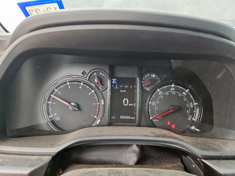 Photo 9 from auction – 2020 TOYOTA 4RUNNER SR with VIN JTEBU5JR0L5771231