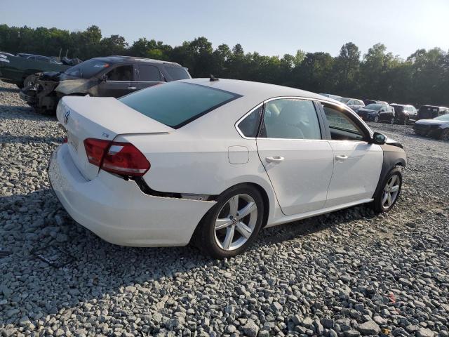 Photo 3 from auction – 2015 VOLKSWAGEN PASSAT S with VIN 1VWAS7A35FC081095