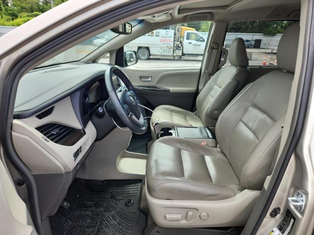 Photo 7 from auction – 2017 TOYOTA SIENNA XLE with VIN 5TDYZ3DC7HS833463