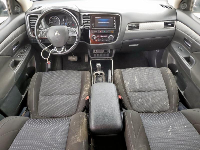 Photo 8 from auction – 2017 MITSUBISHI OUTLANDER with VIN JA4AD3A30HZ065399