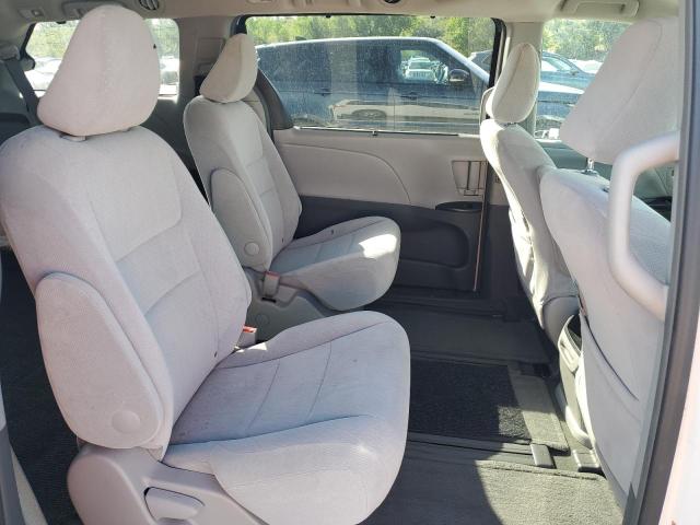 Photo 11 from auction – 2015 TOYOTA SIENNA LE with VIN 5TDJK3DC2FS126466