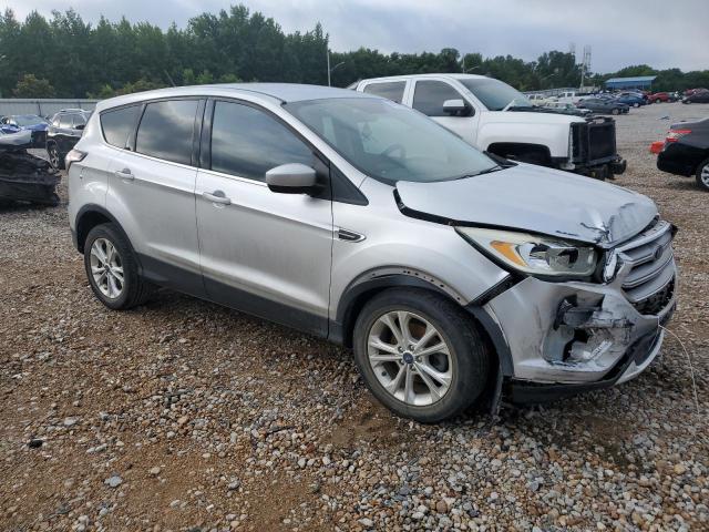 Photo 4 from auction – 2017 FORD ESCAPE SE with VIN 1FMCU0GDXHUD05080