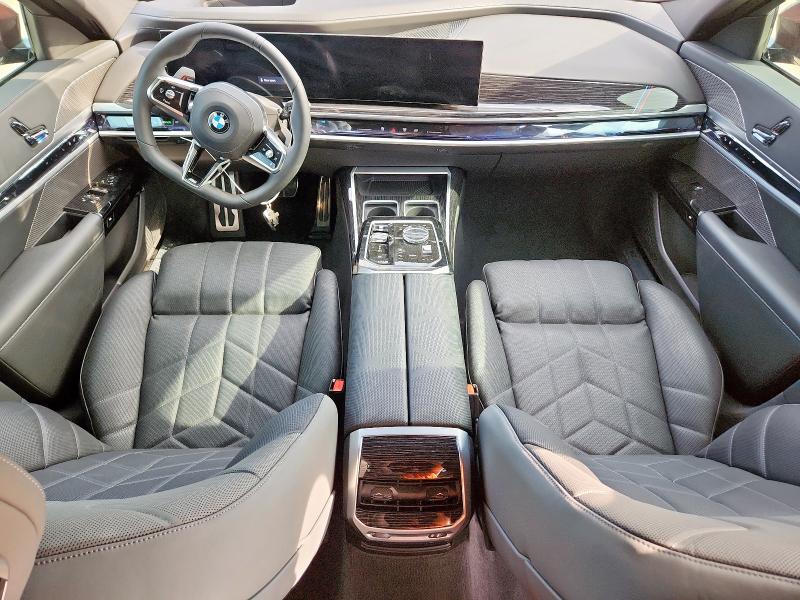 Photo 8 from auction – 2023 BMW 740 I with VIN WBA23EH03PCN00953