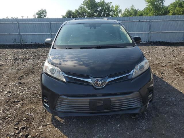 Photo 5 from auction – 2018 TOYOTA SIENNA XLE with VIN 5TDYZ3DC2JS943861