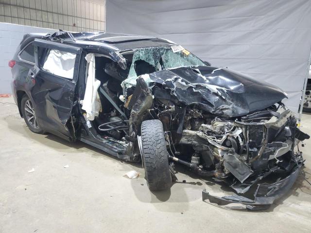 Photo 4 from auction – 2017 TOYOTA HIGHLANDER with VIN 5TDJZRFH8HS463850