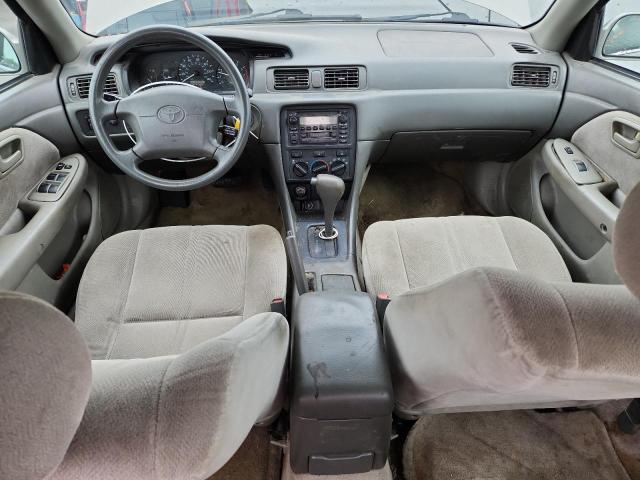Photo 8 from auction – 2000 TOYOTA CAMRY CE with VIN 4T1BG22K2YU011676