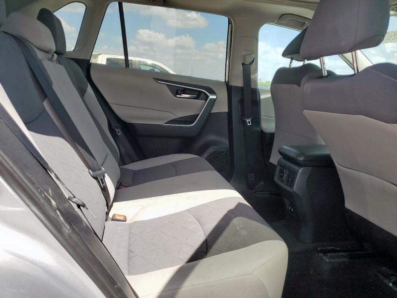 Photo 11 from auction – 2019 TOYOTA RAV4 XLE with VIN 2T3W1RFV2KC015887