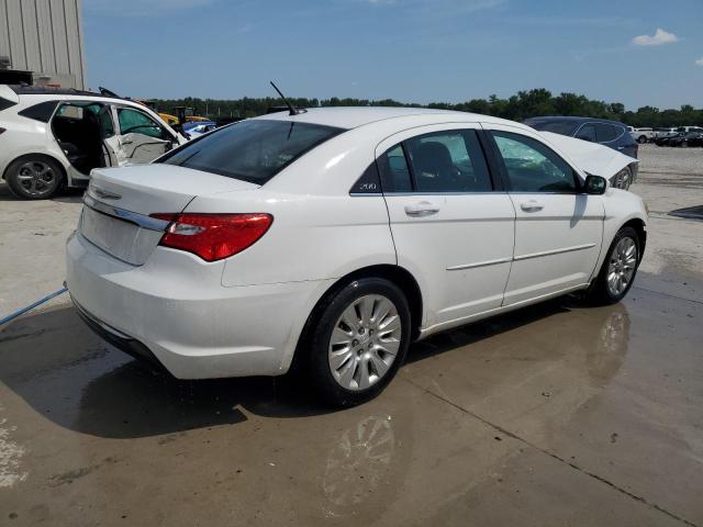 Photo 3 from auction – 2012 CHRYSLER 200 LX with VIN 1C3CCBAG5CN316419