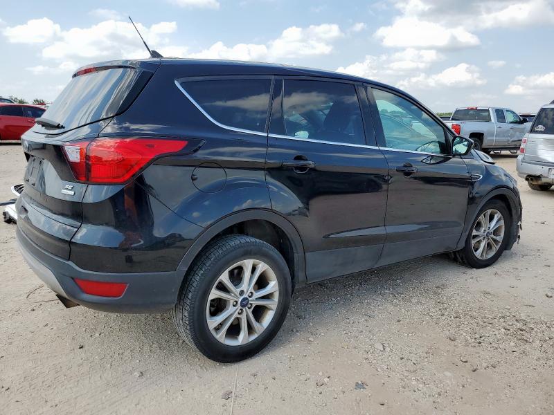 Photo 3 from auction – 2019 FORD ESCAPE SE with VIN 1FMCU0GD3KUB14219