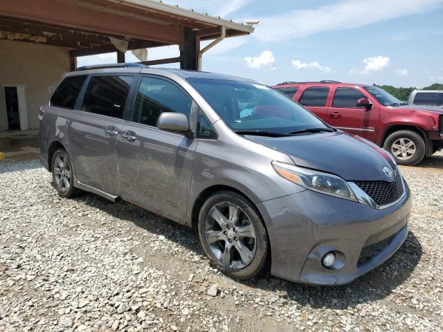 Photo 4 from auction – 2016 TOYOTA SIENNA SE with VIN 5TDXK3DC4GS720388