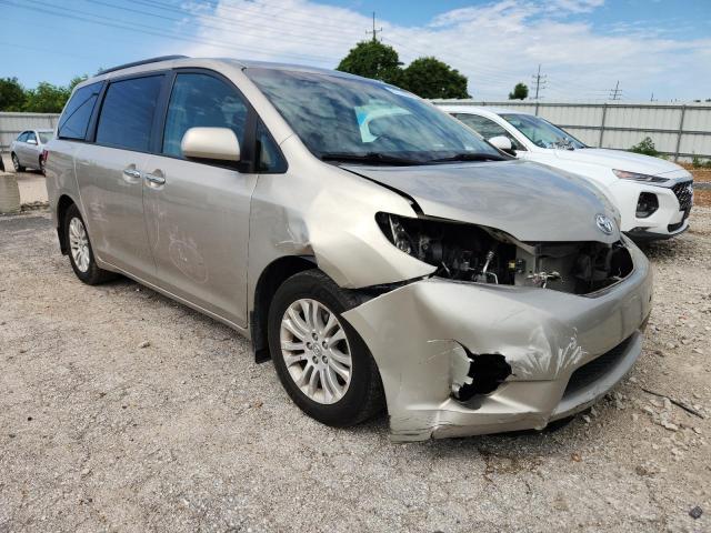 Photo 4 from auction – 2017 TOYOTA SIENNA XLE with VIN 5TDYZ3DC7HS833463
