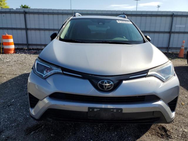 Zdjęcie 5 z aukcji – 2018 TOYOTA RAV4 LE z VIN 2T3BFREV7JW723969