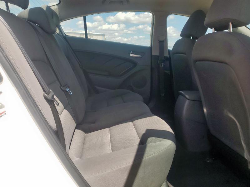 Photo 10 from auction – 2017 KIA FORTE LX with VIN 3KPFK4A75HE074699