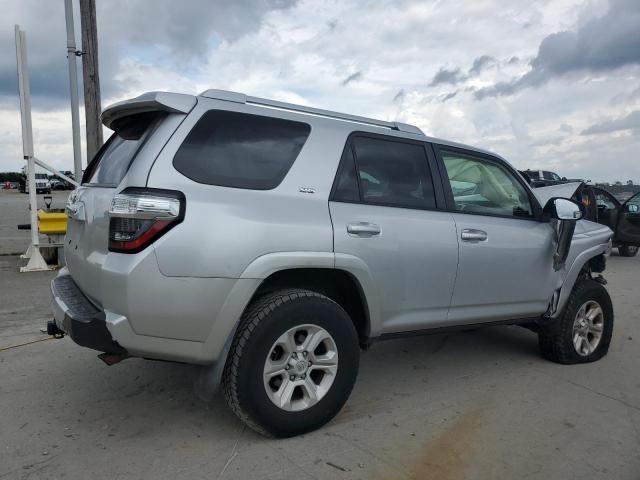 Photo 3 from auction – 2015 TOYOTA 4RUNNER SR with VIN JTEBU5JR4F5239761