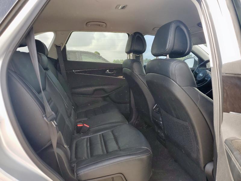 Photo 11 from auction – 2016 KIA SORENTO EX with VIN 5XYPH4A19GG185093