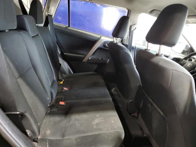 Photo 11 from auction – 2018 TOYOTA RAV4 LE with VIN 2T3BFREV9JW766015