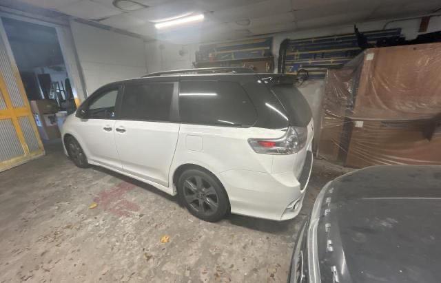 Photo 3 from auction – 2018 TOYOTA SIENNA SE with VIN 5TDXZ3DC1JS918378