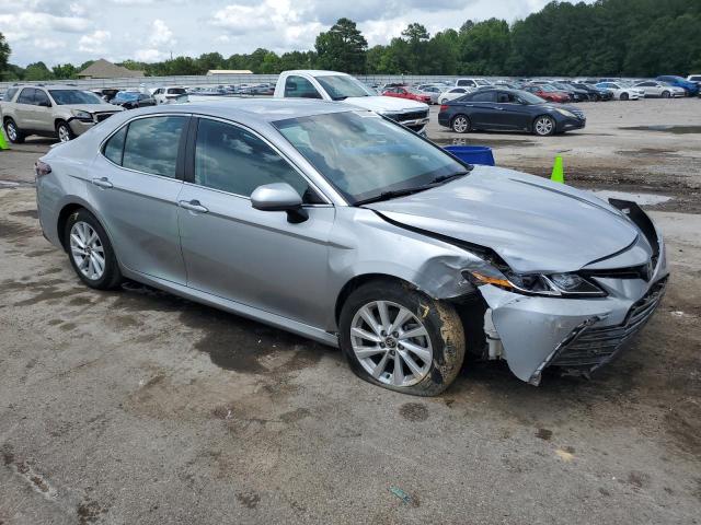 Photo 4 from auction – 2022 TOYOTA CAMRY LE with VIN 4T1C11AK2NU689230
