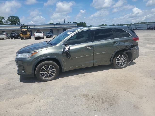 TOYOTA HIGHLANDER 2018 с VIN 5TDKZRFH7JS284466 - Фото с аукциона