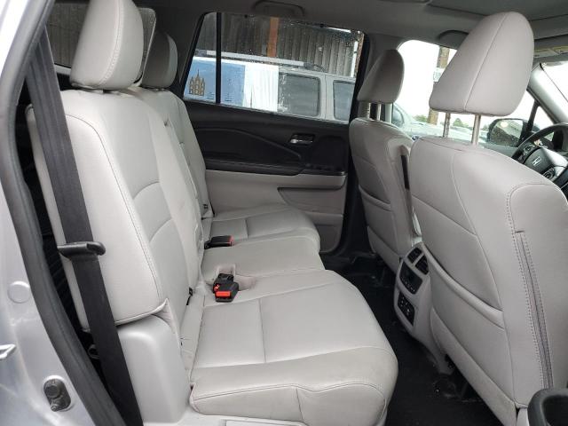 Photo 11 from auction – 2017 HONDA PILOT TOURING with VIN 5FNYF6H97HB077680
