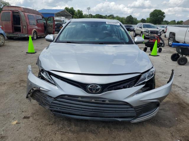 Photo 5 from auction – 2022 TOYOTA CAMRY LE with VIN 4T1C11AK2NU689230