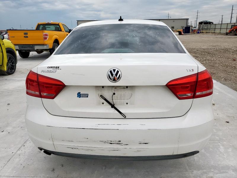 Photo 6 from auction – 2014 VOLKSWAGEN PASSAT S with VIN 1VWAT7A3XEC072064