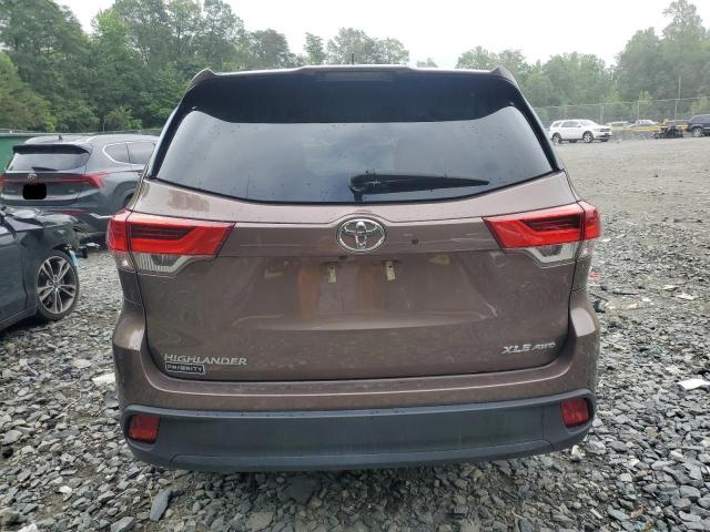 Photo 6 from auction – 2018 TOYOTA HIGHLANDER with VIN 5TDJZRFH7JS803155