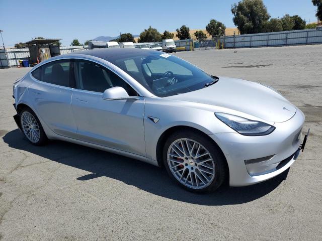 Photo 4 from auction – 2018 TESLA MODEL 3 with VIN 5YJ3E1EB3JF072134