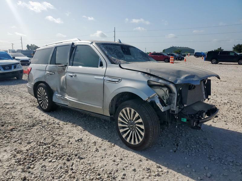 Photo 4 from auction – 2020 LINCOLN NAVIGATOR with VIN 5LMJJ2LT8LEL10853