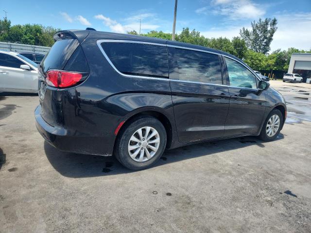 Photo 3 from auction – 2017 CHRYSLER PACIFICA T with VIN 2C4RC1DG6HR667961