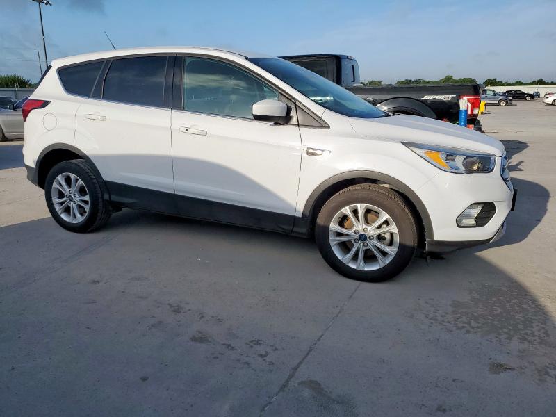 Photo 4 from auction – 2019 FORD ESCAPE SE with VIN 1FMCU0GD1KUB20018