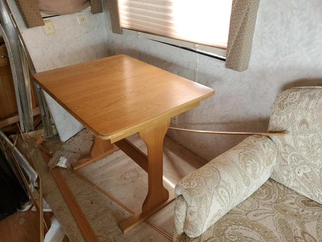 Zdjęcie 4 z aukcji – 1999 MOUN MOTOR HOME z VIN 4UZAMFAC8XCA83141