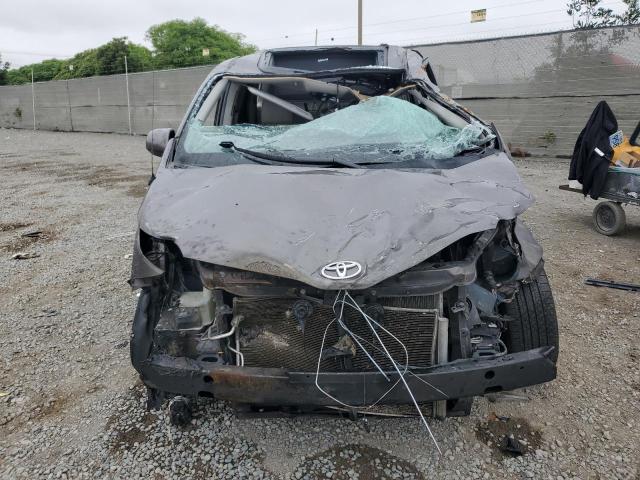 Photo 5 from auction – 2013 TOYOTA SIENNA XLE with VIN 5TDYK3DC4DS282665