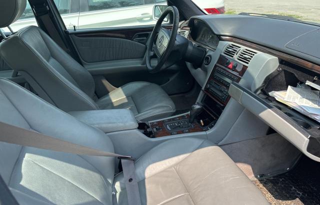 Photo 5 from auction – 1997 MERCEDES-BENZ E 420 with VIN WDBJF72F7VA245827