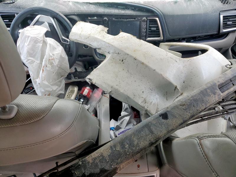 Photo 8 from auction – 2016 TOYOTA HIGHLANDER with VIN 5TDYKRFH8GS121736