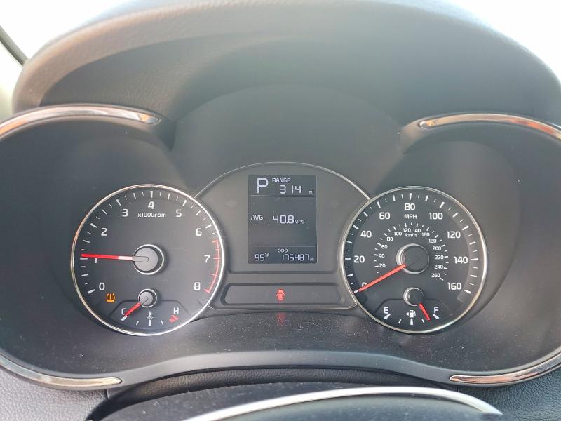 Photo 9 from auction – 2018 KIA FORTE with VIN 3KPFK4A75JE245831
