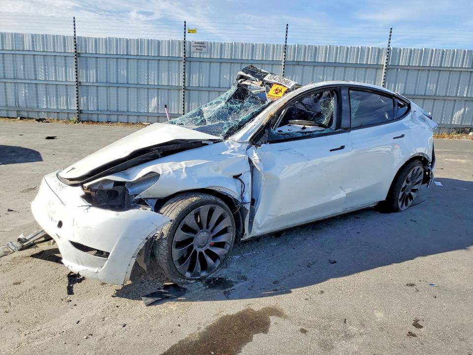 TESLA MODEL Y 2023 with VIN 7SAYGDEF2PF863478 - Photo from auction